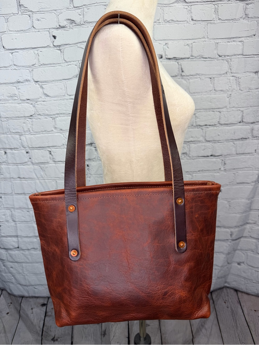 GFG Avery Leather Tote Small